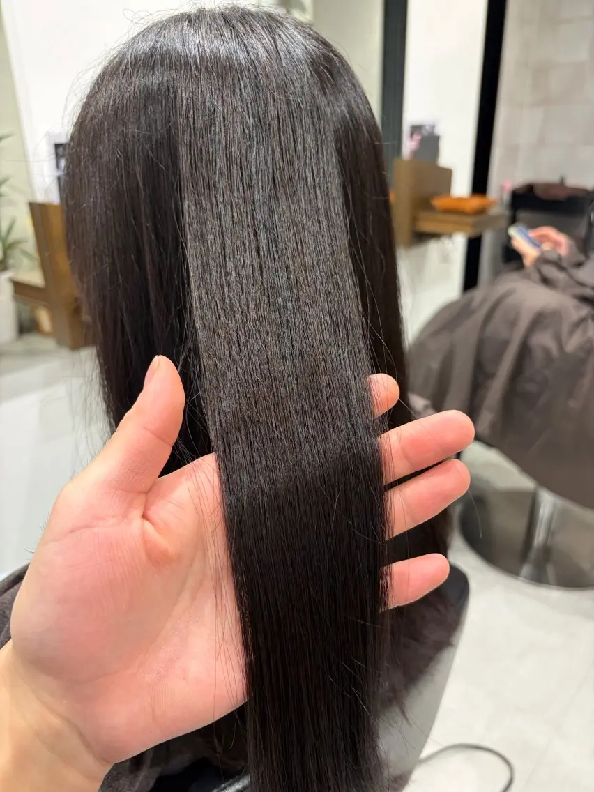 セミロング セミロングパーマ 顔まわりレイヤー 顔周りカット 髪質改善 レイヤーカット カット ヘアカラー トリートメント 銀座/髪質改善/ 艶カラー/岸田佳祐のヘアスタイル