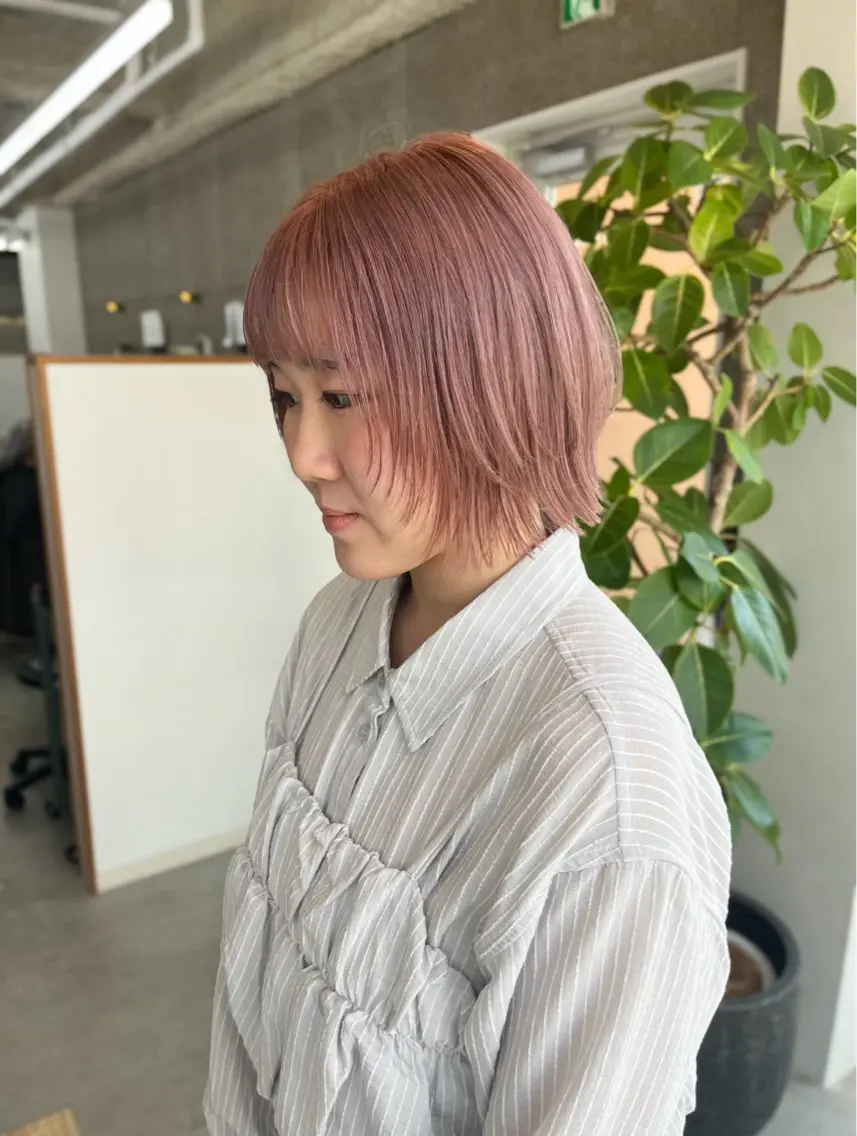 ショート カラー ベージュカラー ブリーチ ピンクカラー ピンクベージュ ボブ Merci Ayumiのヘアスタイル