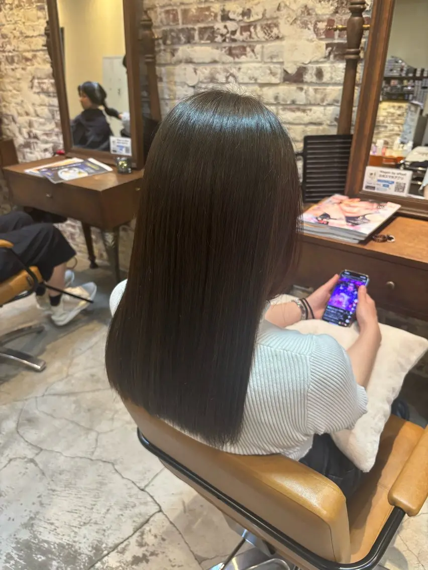 ロング カラー グレージュ オリーブグレージュ オリーブグレー 髪質改善 トリートメント ヘアカラー トリートメント 七井 香奈 (なないかな)のヘアスタイル