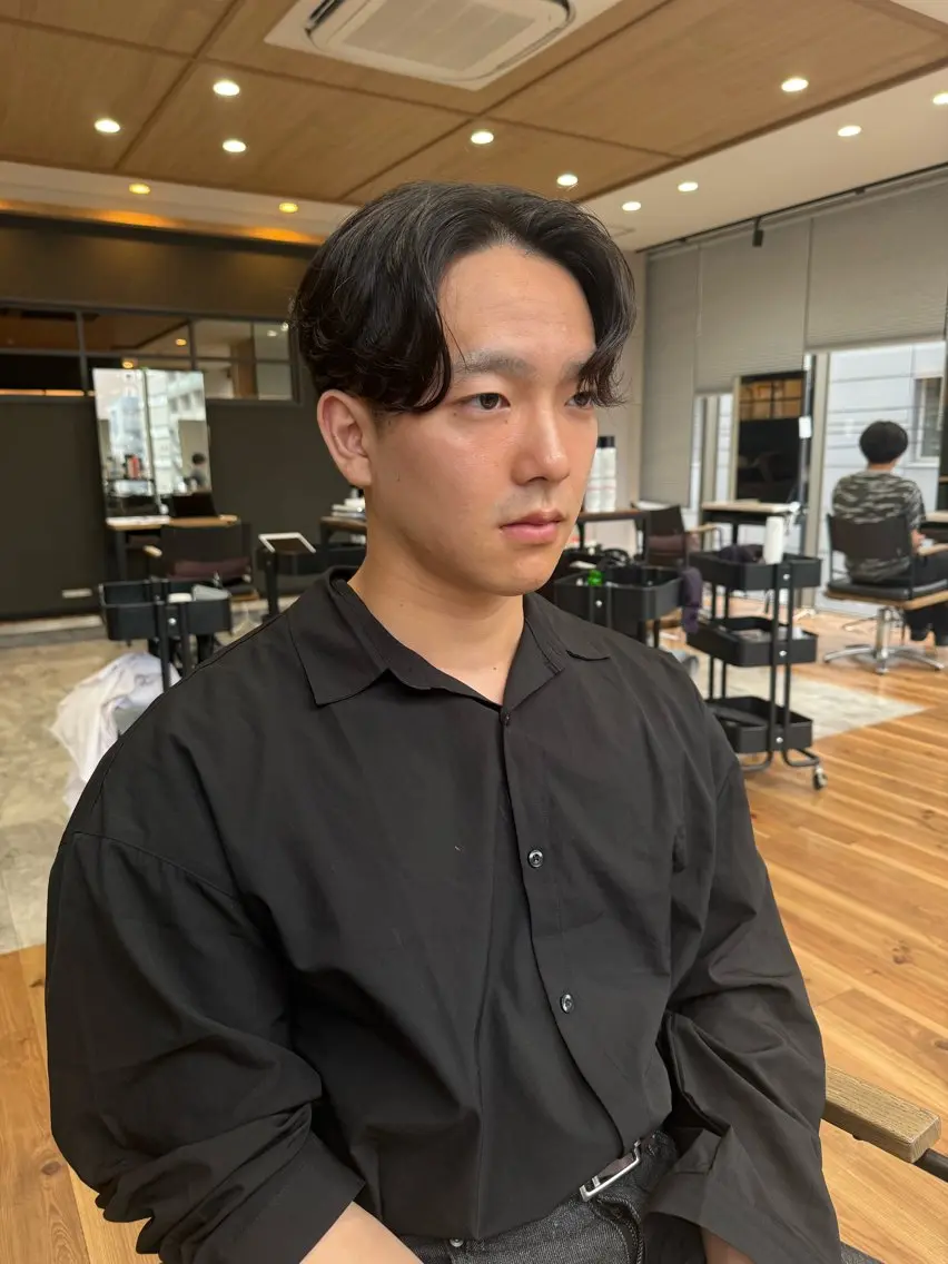 ショート メンズ センターパート メンズパーマ カット パーマ mau tomokaのヘアスタイル