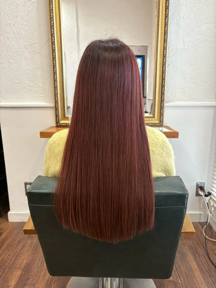 ロング カラー ブリーチ ブラウンカラー ブリーチなしカラー ピンクカラー ピンクブラウン カット ヘアカラー トリートメント 江原 彩華のヘアスタイル
