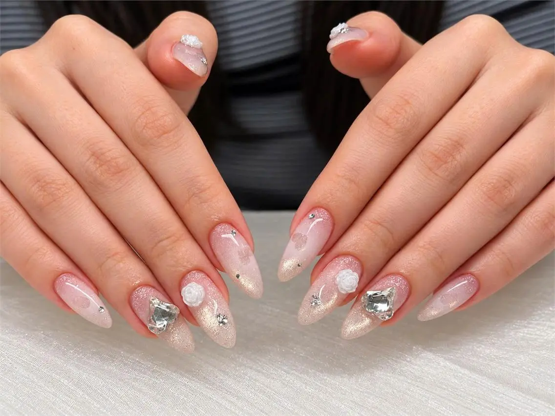ネイル オーロラネイル ブルー チークネイル 長さ出し フットネイル ハンドネイル NAILS168 池袋西口駅前店のネイルデザイン