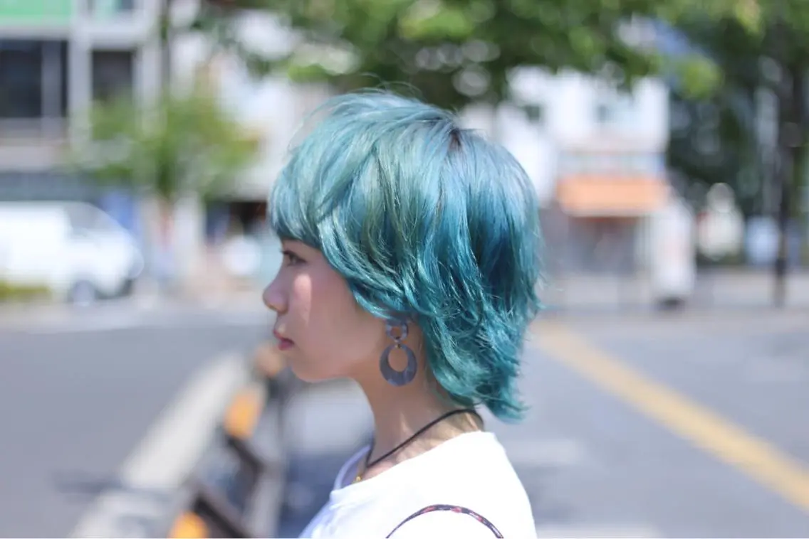 ショート カラー ハイトーンカラー TAI透明カラー 柔らかい縮毛矯正のヘアスタイル