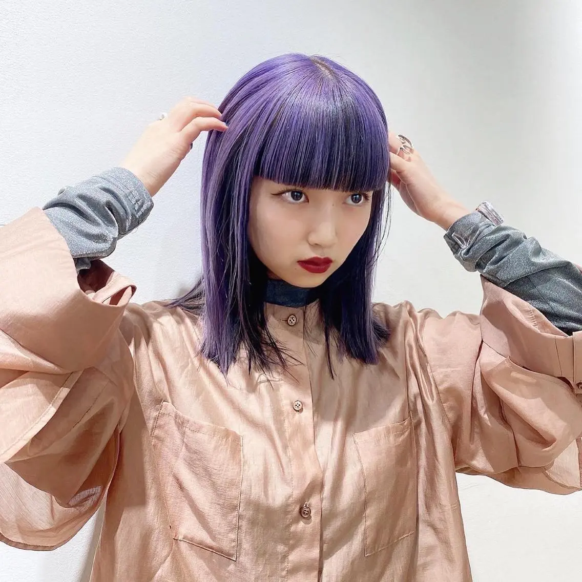 ミディアム カラー ブリーチ ケアブリーチ デザインカラー ハイトーンカラー ウルフカット ヘアカラー ヘアセット Null 表参道のヘアスタイル