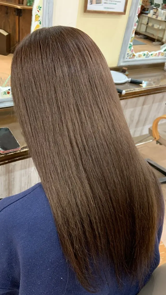 カラー ブラウンカラー ショコラブラウン 石井 智美のヘアスタイル