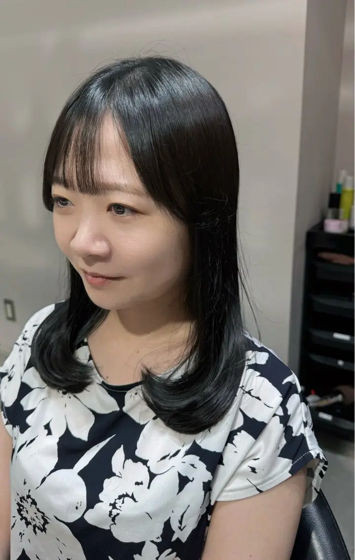 ミディアム ミディアムレイヤー レイヤーカット カット ヘッドスパ 似合う髪型が 分からない方へのヘアスタイル