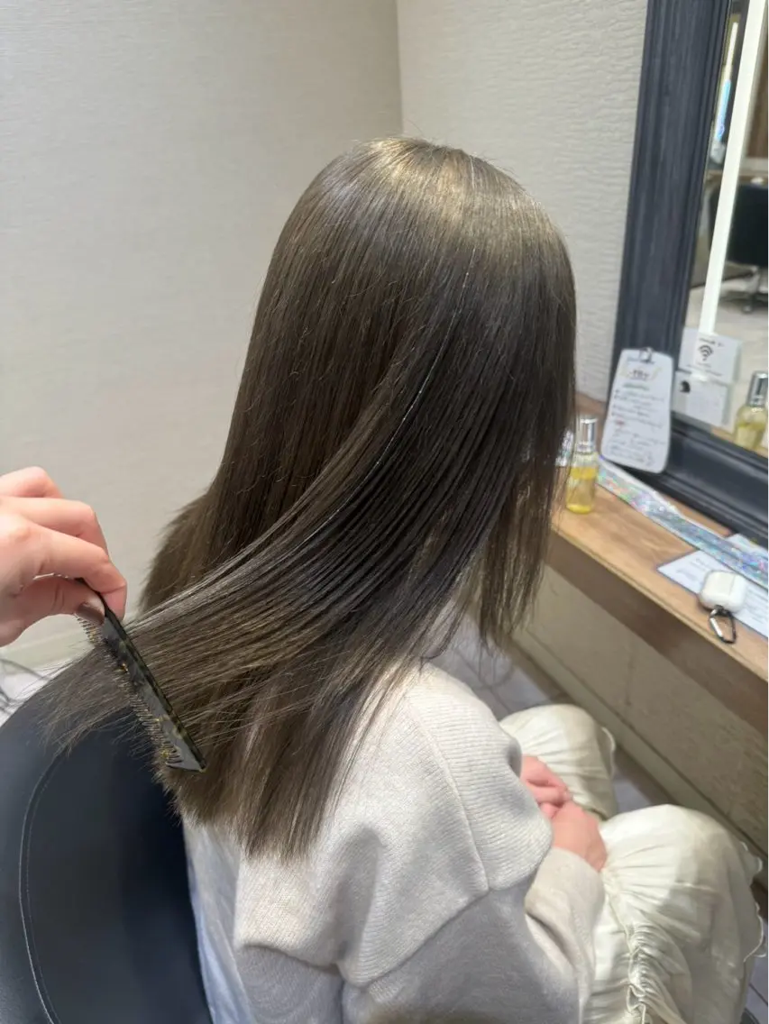 セミロング カラー カット ヘアカラー 赤み消しカラー🌱 YUZUKI🫧のヘアスタイル