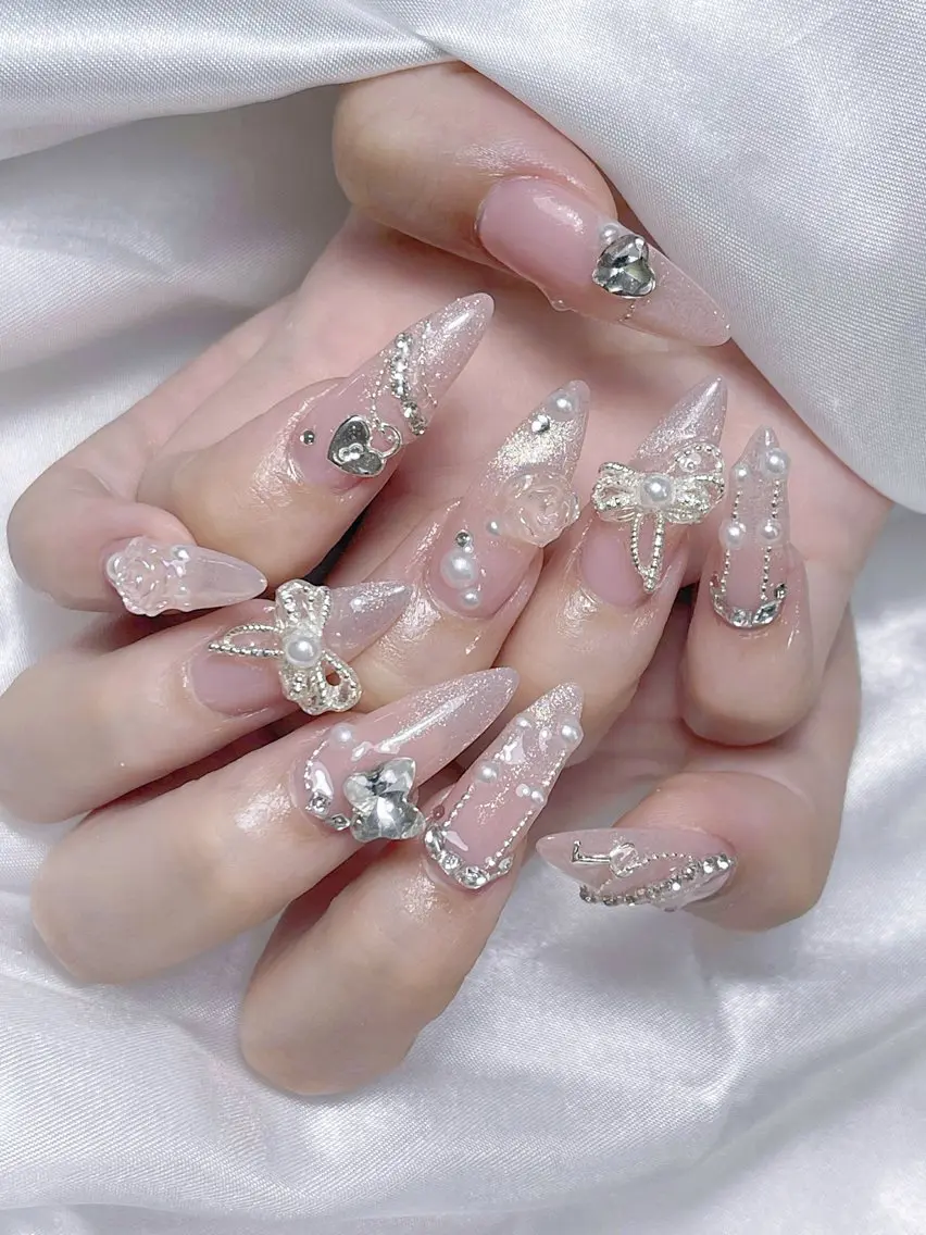 ネイル LEELA NAIL STUDIOのネイルデザイン