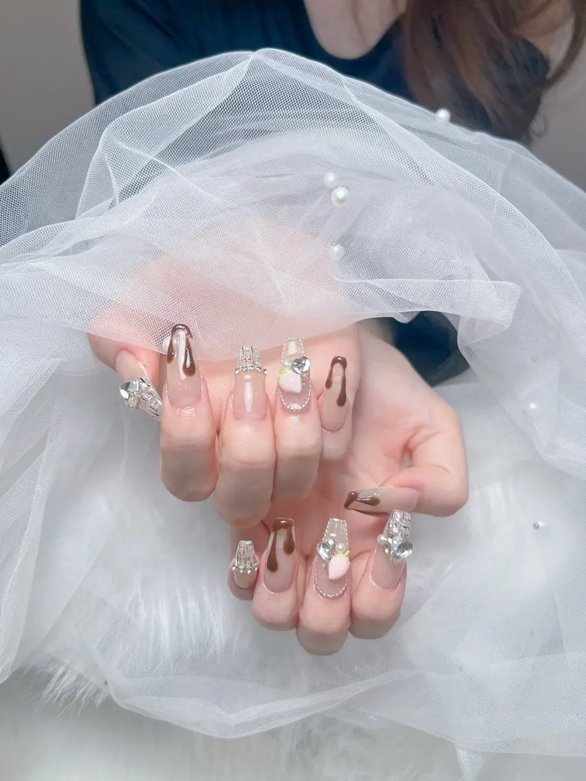 ネイル アートネイル オーロラネイル チークネイル 長さ出し フットネイル Miya _nailのネイルデザイン