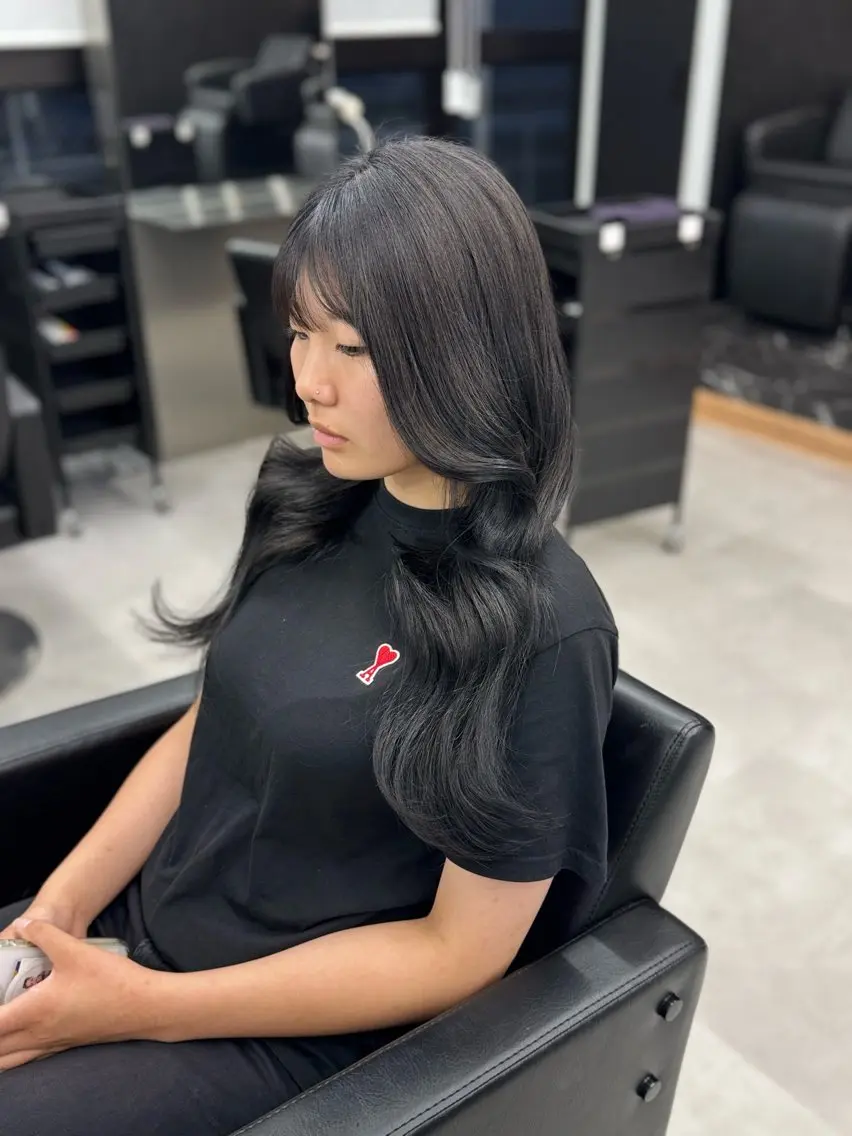 ロング カラー 黒髪 ブリーチ ブルーカラー ブルーブラック ブリーチなしカラー カット ヘアカラー トリートメント ハイトーン/エクステ /職人/KENTAのヘアスタイル