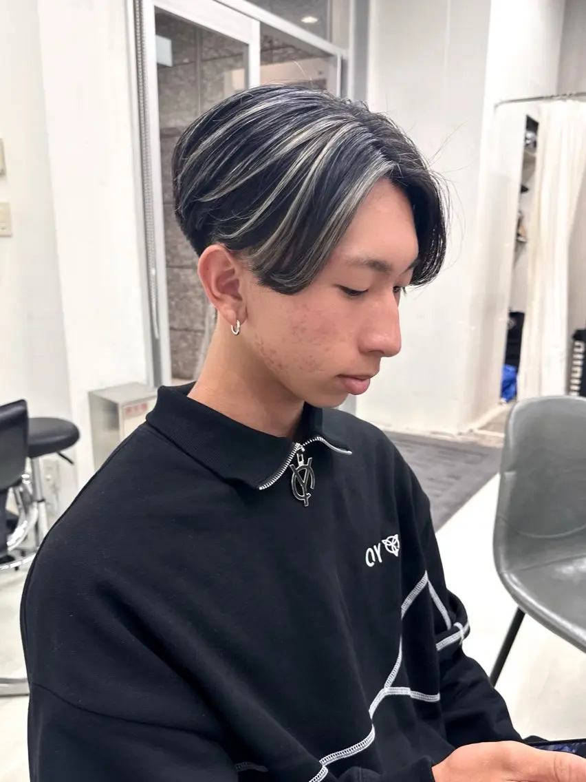SALE🔗【メンズハイライト+カット】部分ブリーチ、デザインカラー◎女性も可の写真