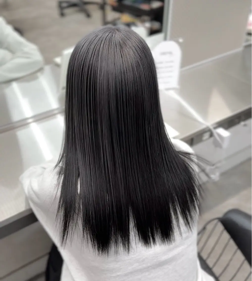 セミロング カラー ヘアカラー 小林 円香のヘアスタイル