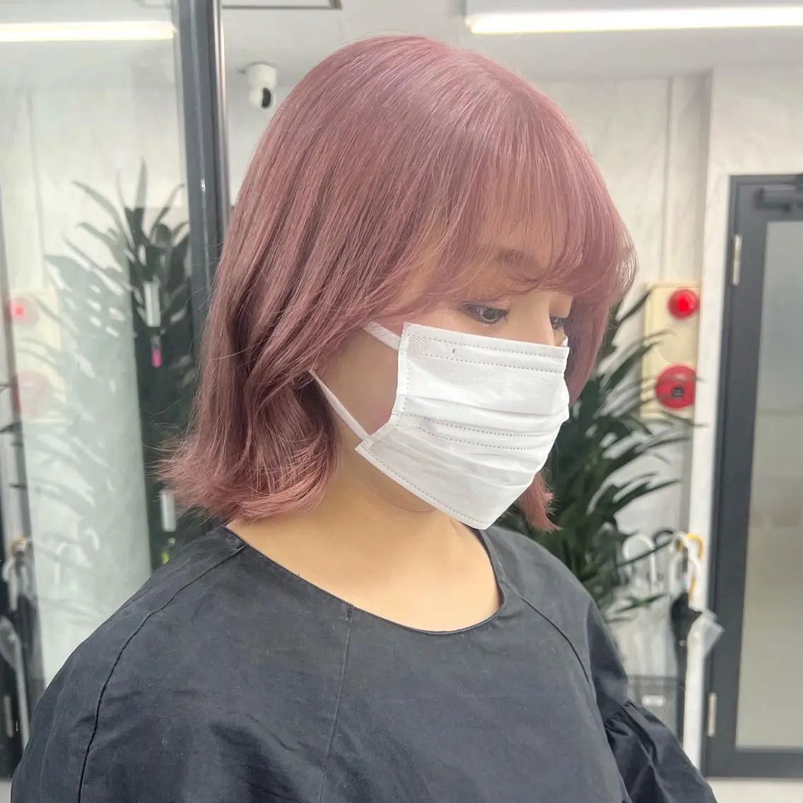 ミディアム カラー シールエクステ ハイトーンカラー エクステ ヘアカラー シールエクステ特化 ハイトーン、NANAのヘアスタイル