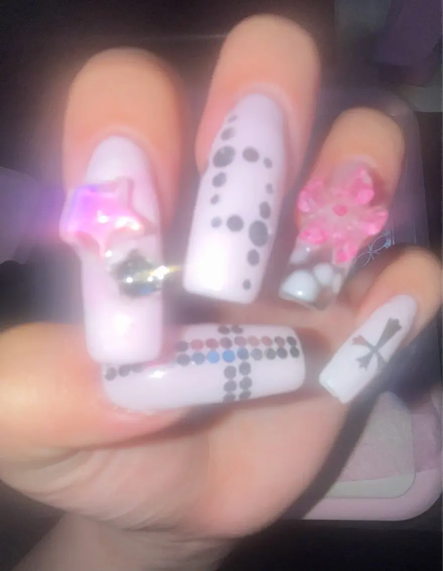 ネイル ハンドネイル ˖ ࣪⊹GRACE モモ✩⡱のネイルデザイン