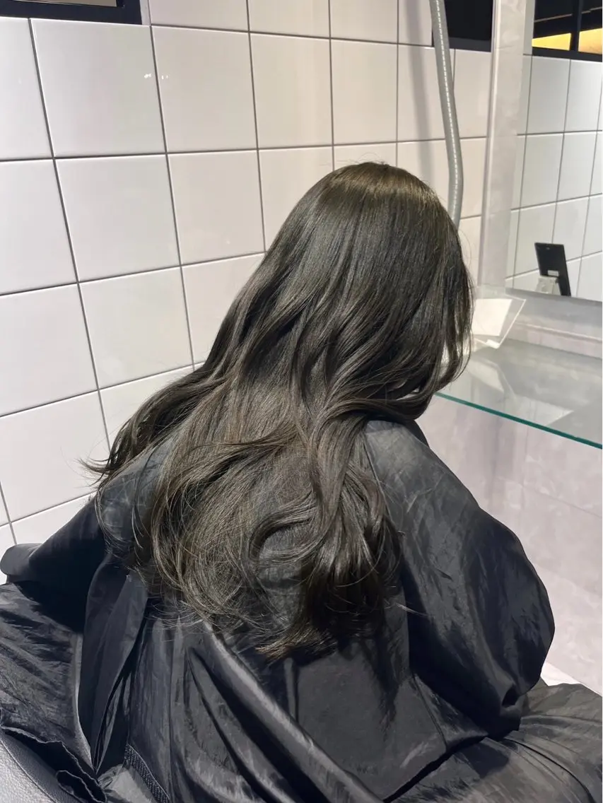 ロング カラー カット ヘアカラー 透明感オリーブ🌿‬ HARUNE🕊のヘアスタイル