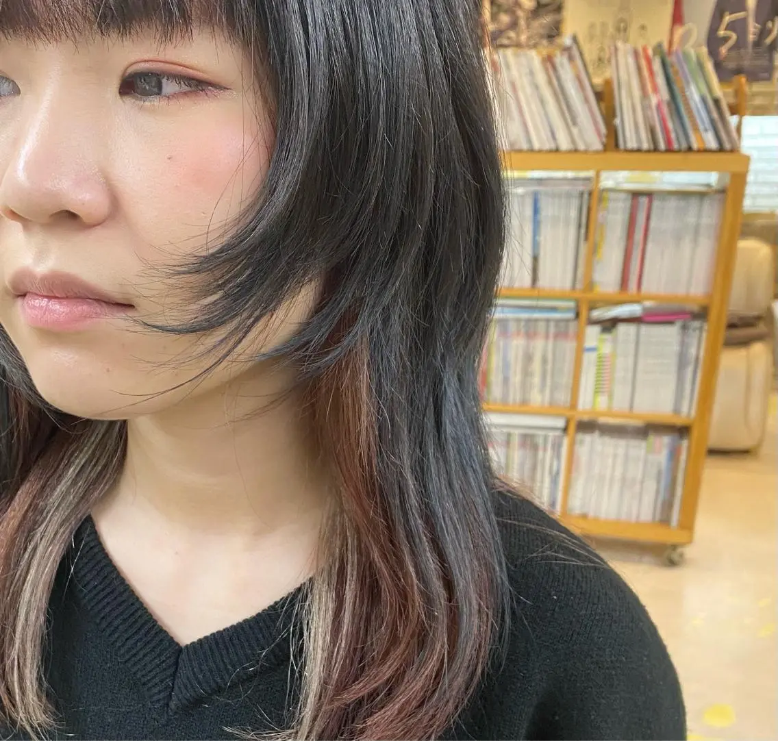 セミロング ウルフカット カット ヘアカラー Moca 〰️のヘアスタイル