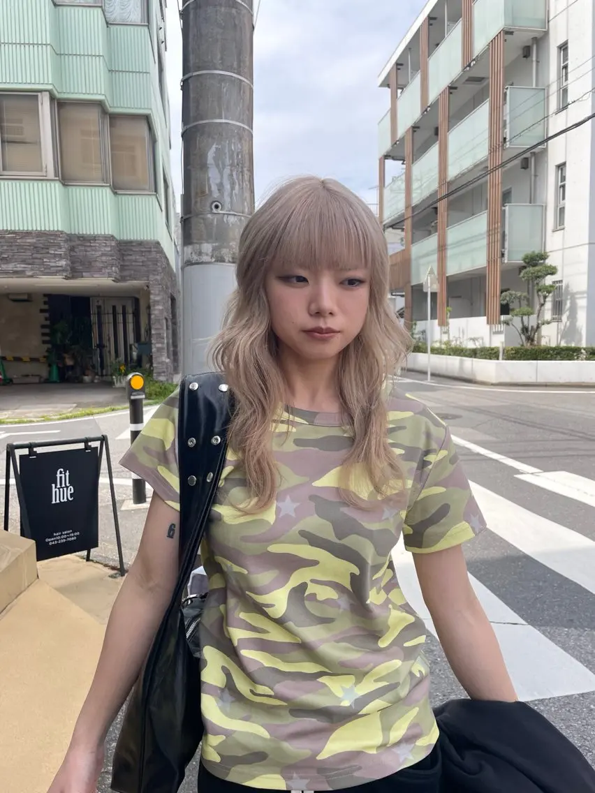 ミディアム カラー ブリーチ カット ヘアカラー H I ＮＡのヘアスタイル