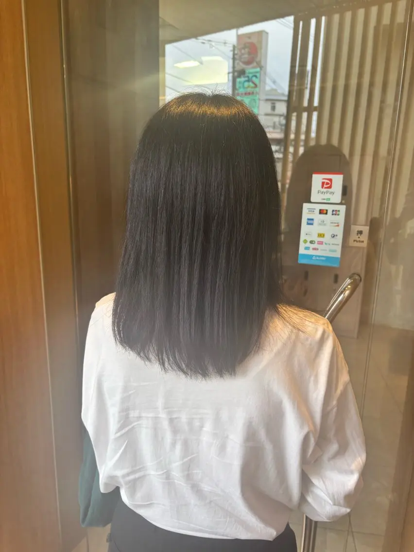 セミロング カット デザインカラー/ オダセイナのヘアスタイル