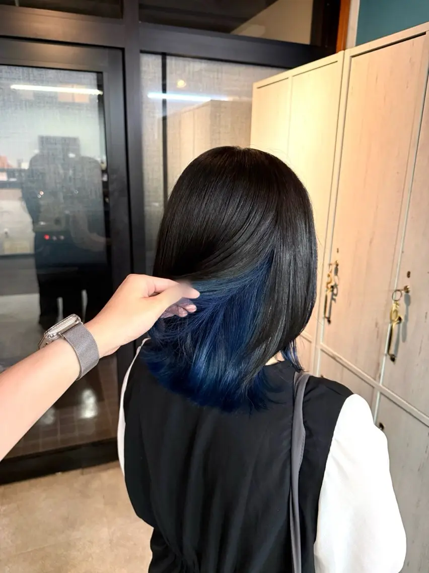 ミディアム ミストバング ヘアカラー 奴賀 詩のヘアスタイル