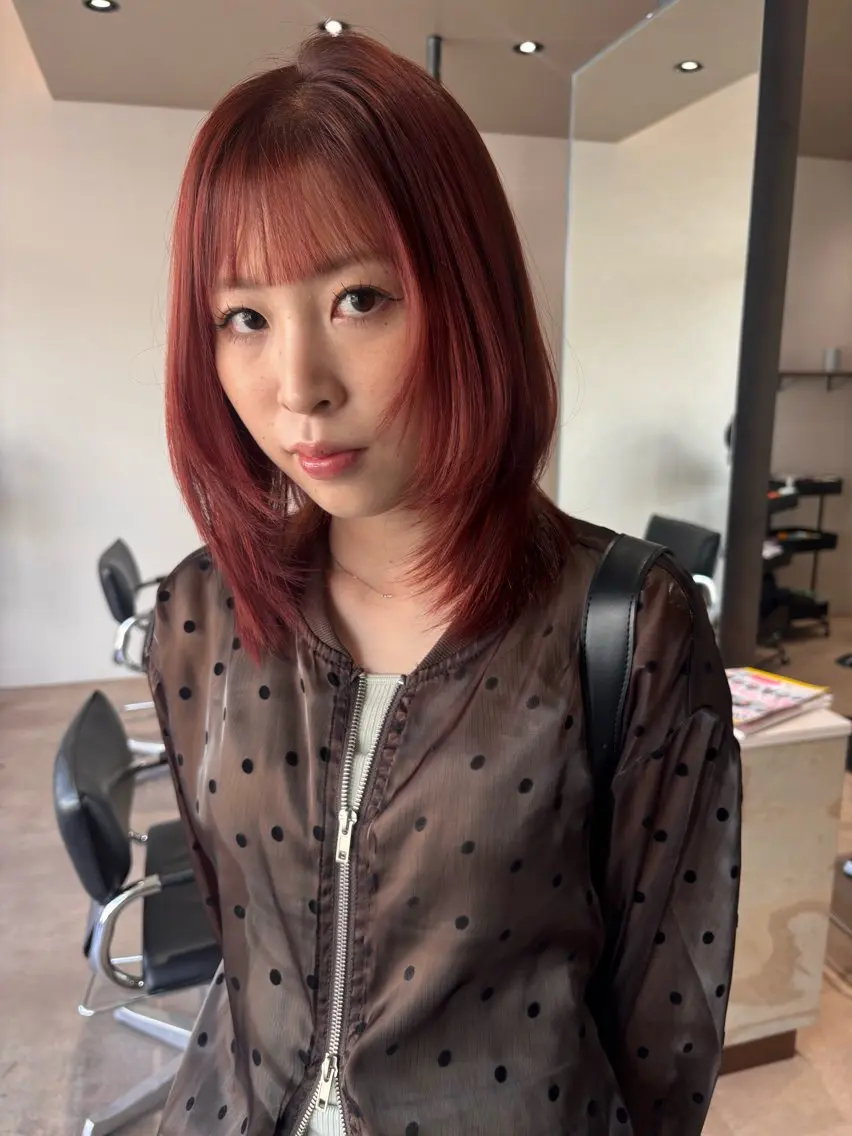 ミディアム レイヤーカット カット ヘアカラー 山本 真生のヘアスタイル