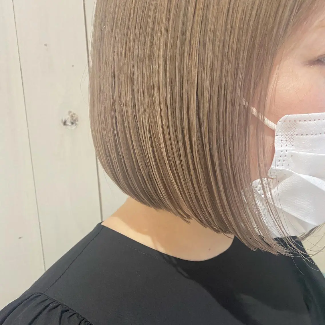 ミディアム カラー 切りっぱなしボブ ベージュカラー ミルクティーベージュ ボブ stylist🎨 aye牧野莉香のヘアスタイル