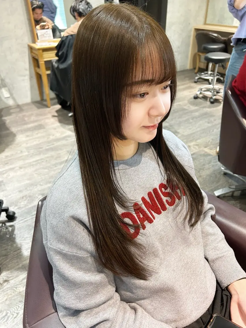 セミロング カラー ブリーチ 透明感カラー ブリーチなしカラー オリーブカラー レイヤーカット ヘアカラー パーソナルカラー 診断🍀マリンのヘアスタイル