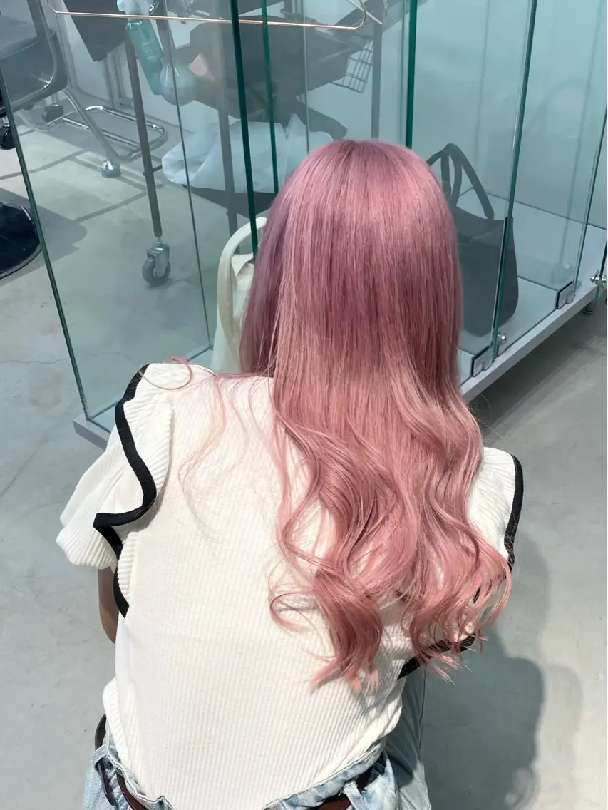 ❣️ブリーチ２回❣️全体ブリーチ＋フルカラー＋トリートメント💫の写真
