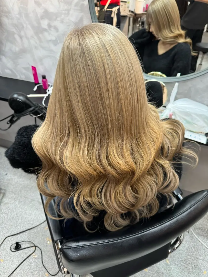 ロング エクステ ハイライト ロング ヘアカラー トリートメント 👑最高級エクステ 👑新宿/タイセイのヘアスタイル