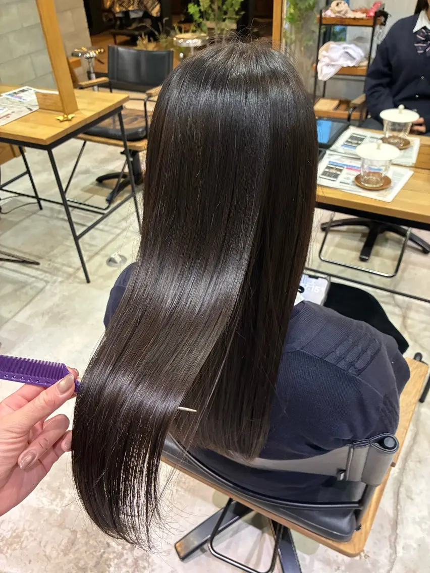縮毛矯正+エミームトリートメント✨✨✨（ミディアム１１００円・ロング２２００円料金別）の写真