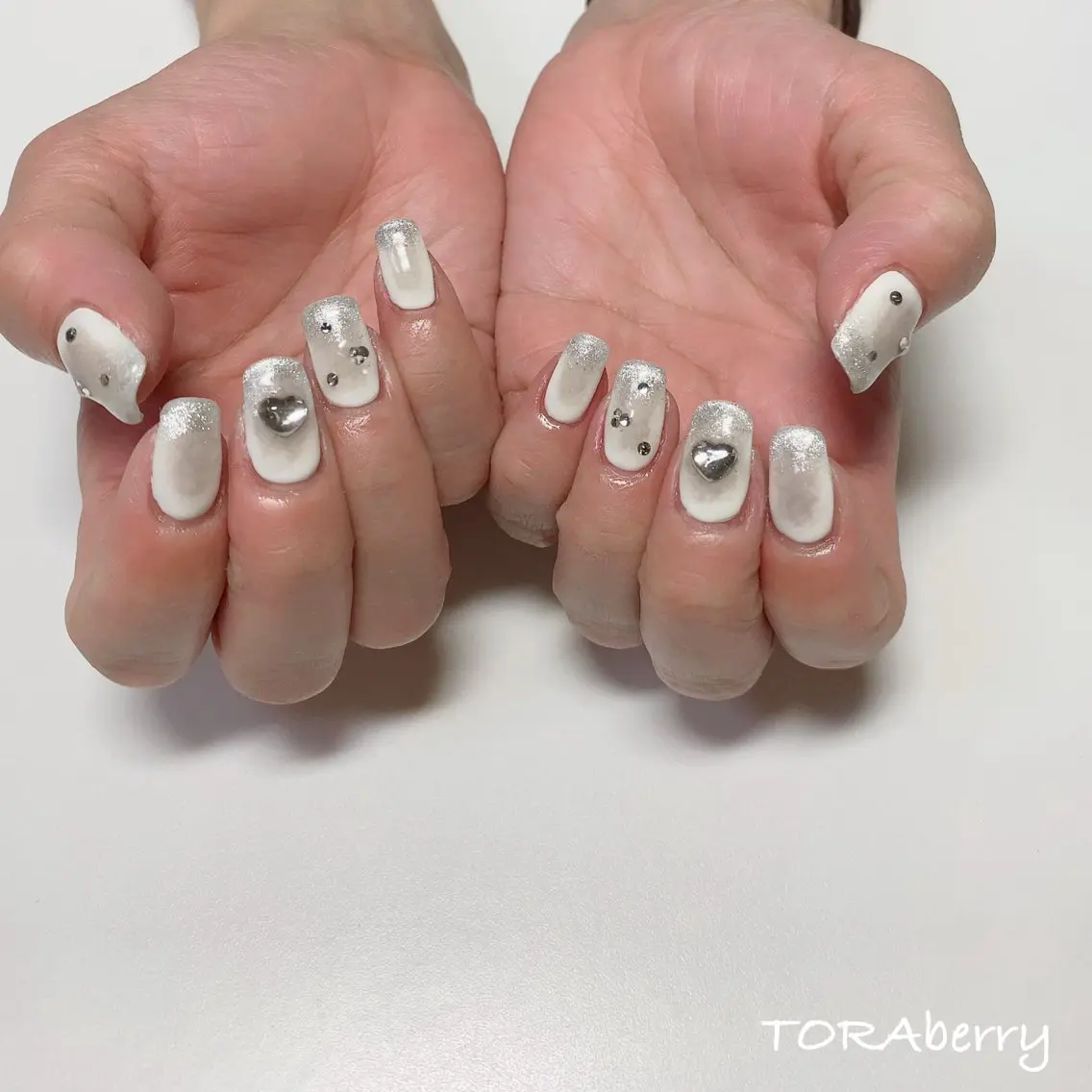 ネイル ハンドネイル ネイリスト なつみのネイルデザイン