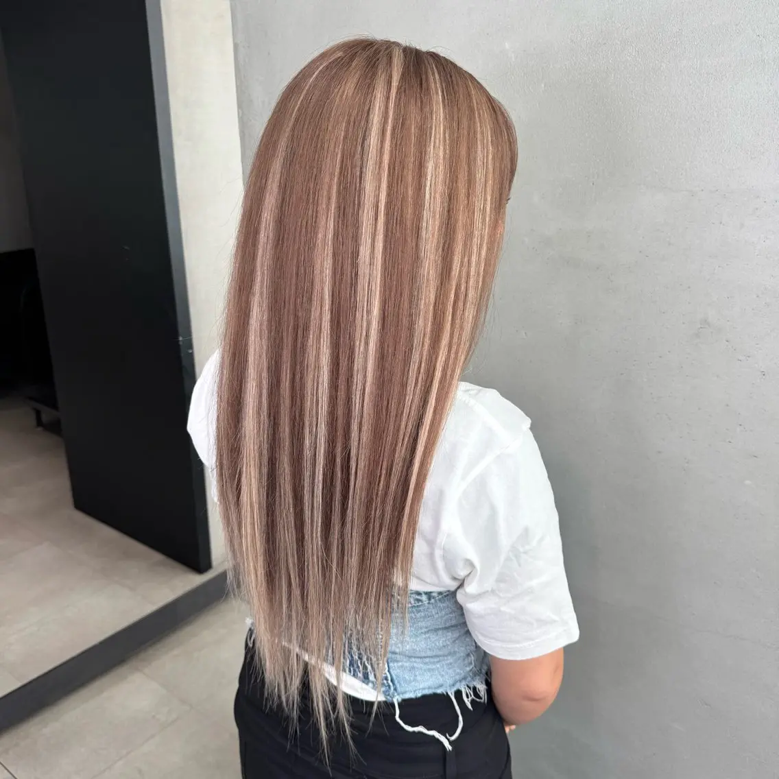 ロング カラー バレイヤージュ エクステ レイヤーカット ヘアカラー エクステ 大阪 / ハイトーン/エクステのヘアスタイル