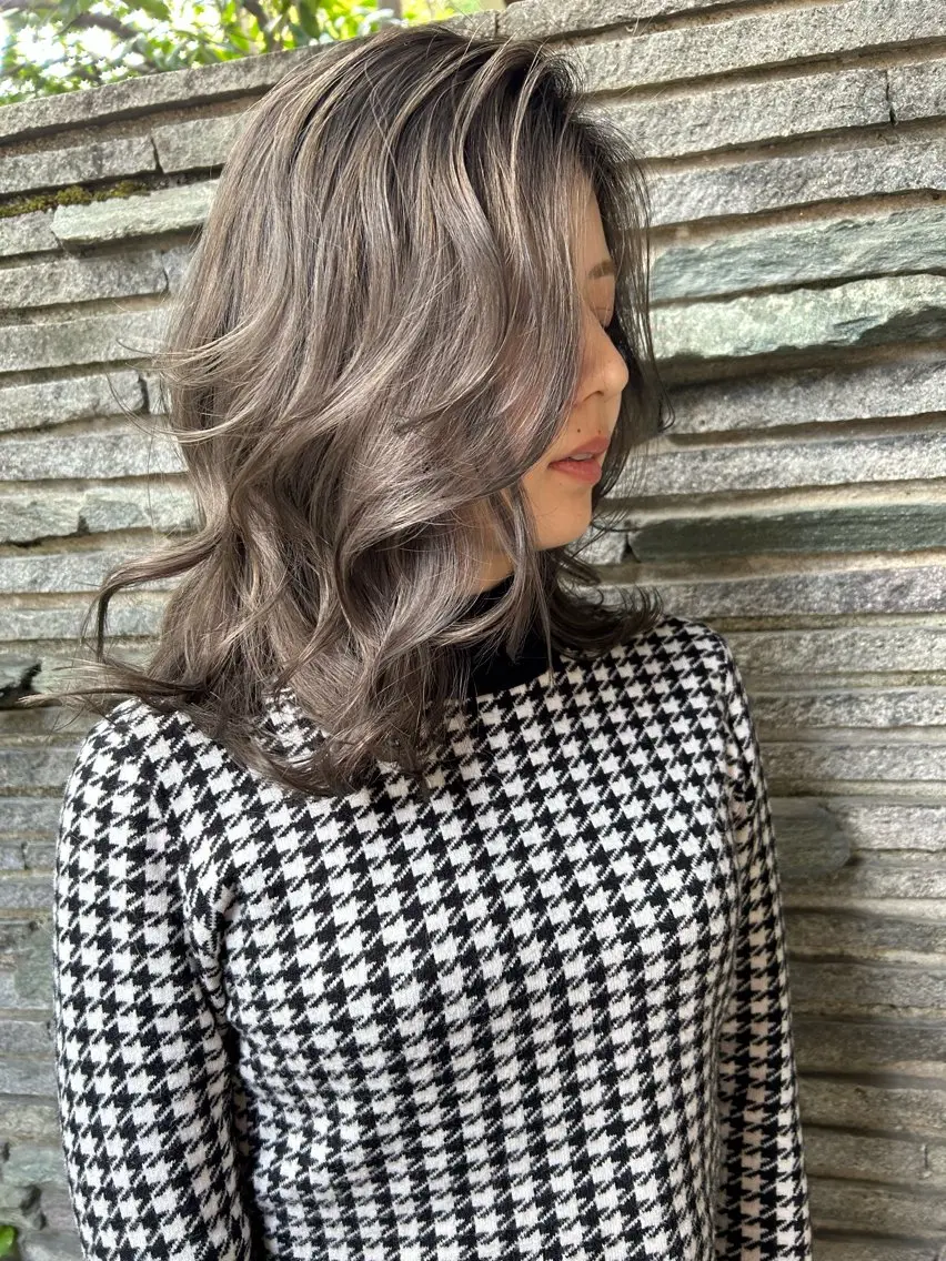ミディアム カラー 本間 良のヘアスタイル