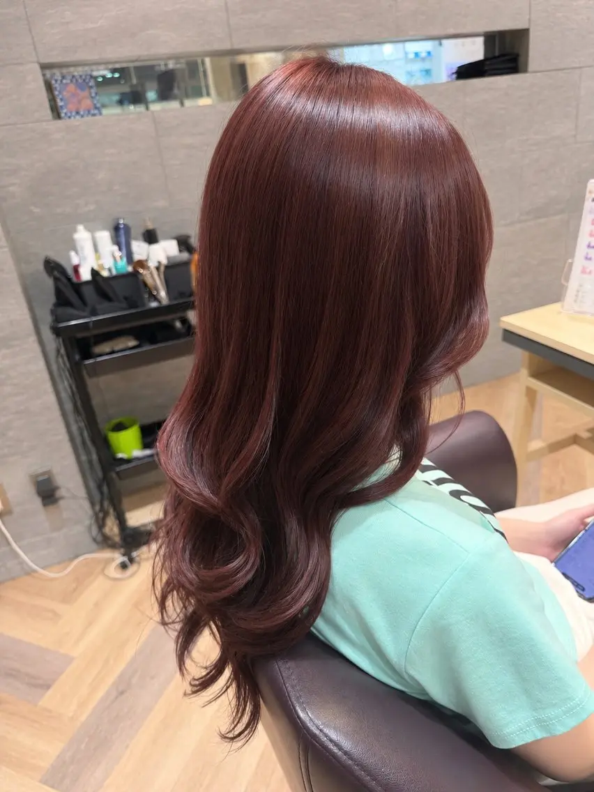 ロング ピンクブラウン ヘアカラー 中村 優奈のヘアスタイル
