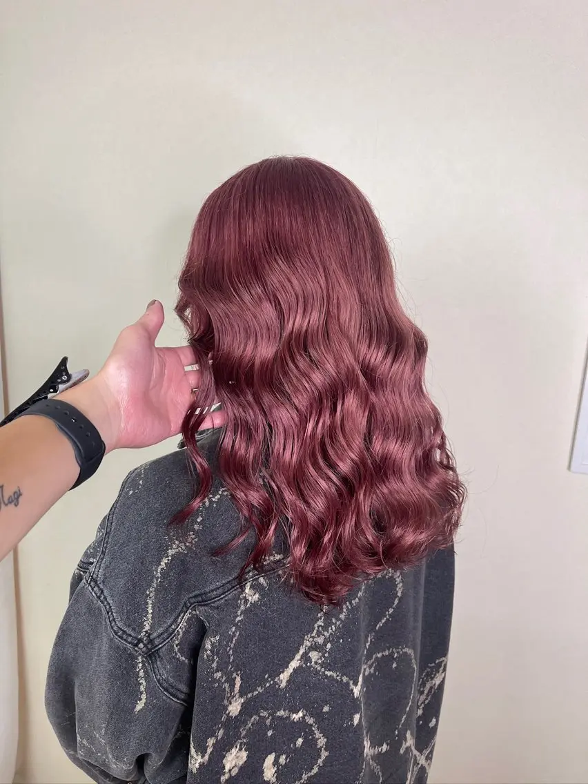 セミロング カラー ピンクカラー カット ヘアカラー トリートメント ハイライトカラー✨ グレージュ✨鎌倉光洋のヘアスタイル