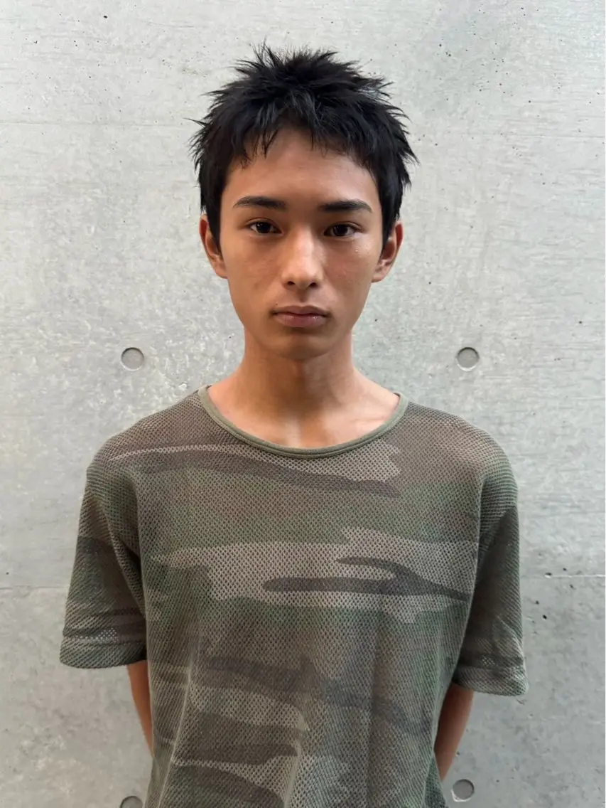 🌻men'scut🌻 横、後ろ、刈り上げないスタイルで動きを出すようなカットになりますの写真