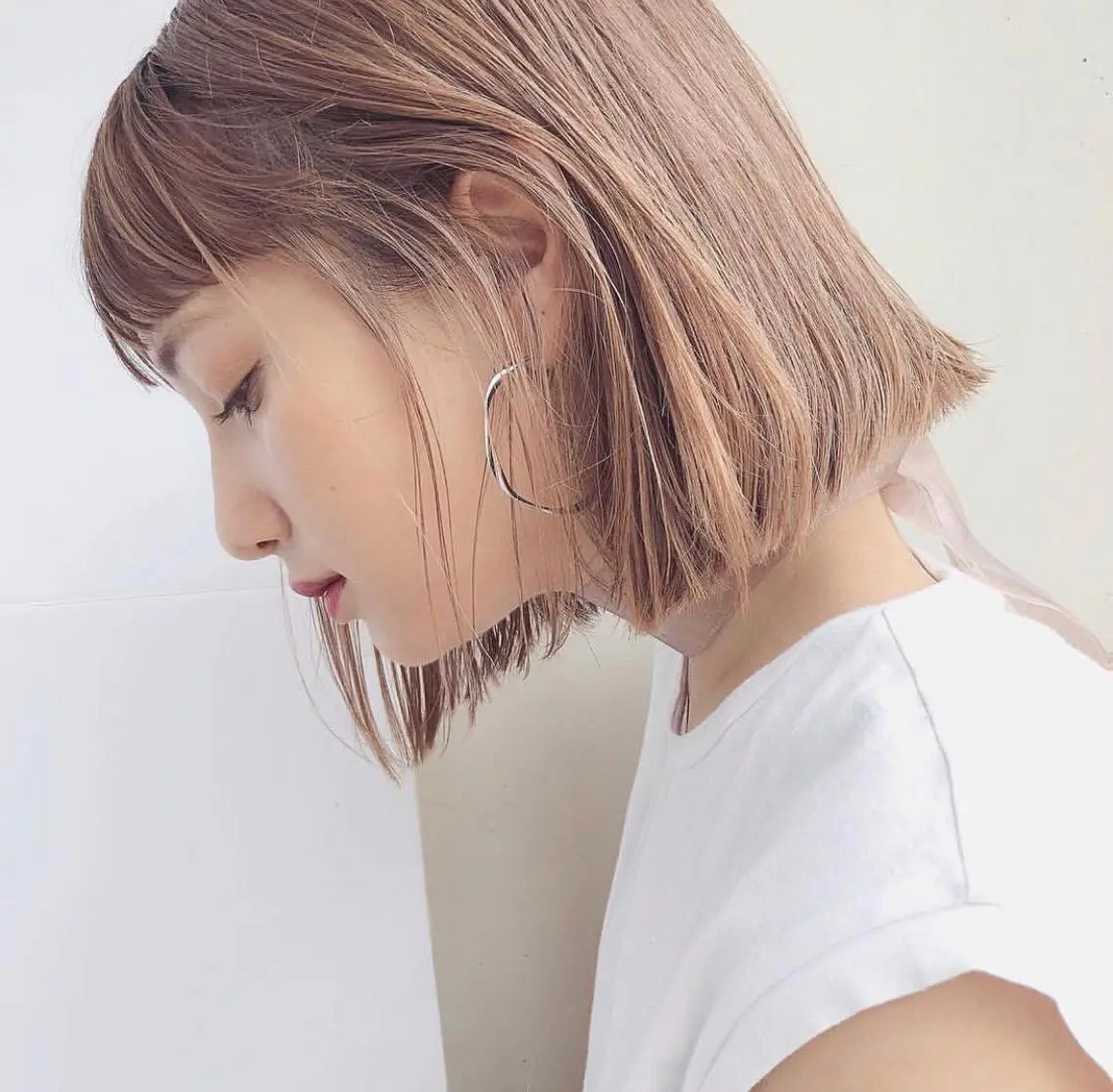 ミディアム カラー 切りっぱなしボブ ベージュカラー ブリーチ ボブ カット トリートメント 韓国hair ·͜· watanabeのヘアスタイル