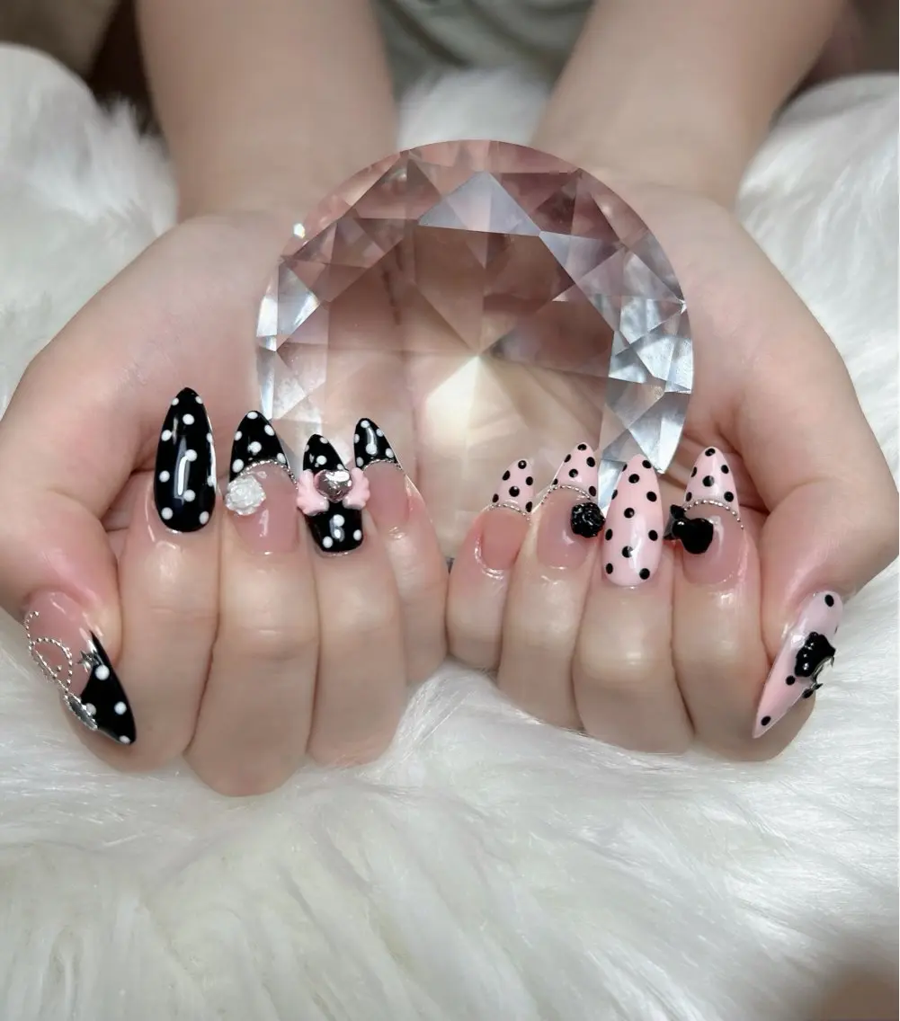 ネイル アートネイル オーロラネイル チークネイル 長さ出し フットネイル Chan nailsのネイルデザイン