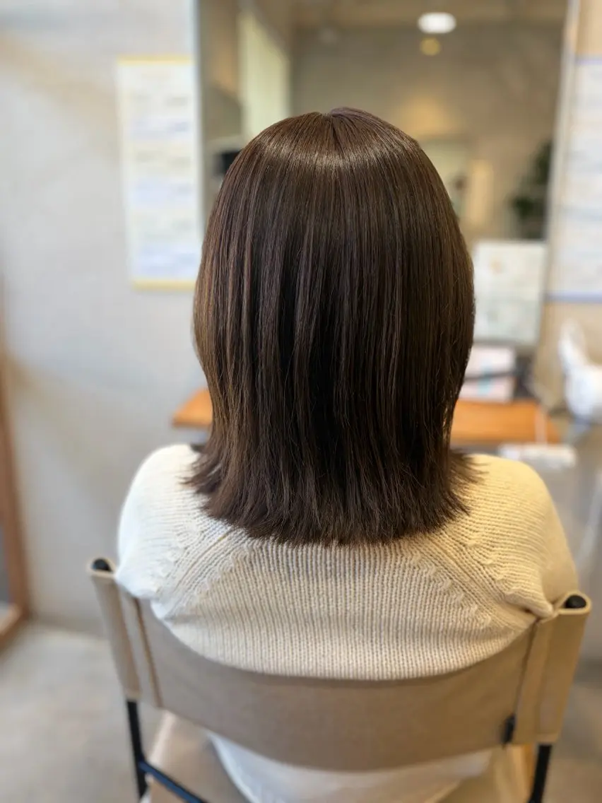 ミディアム カラー ブラウンカラー ショコラブラウン ヘアカラー トリートメント momoka オリーブ/ベージュのヘアスタイル