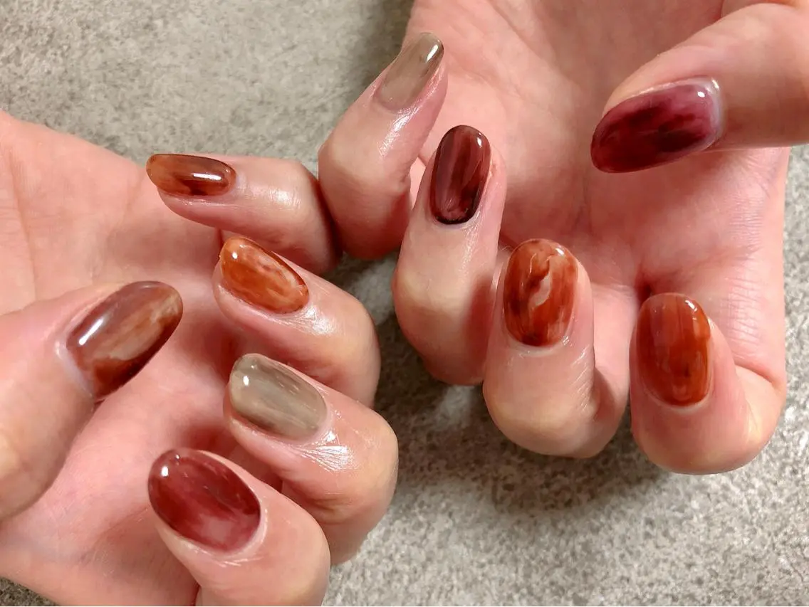 ネイル ブラウン ニュアンスネイル kiki nail &brow二子玉川のネイルデザイン