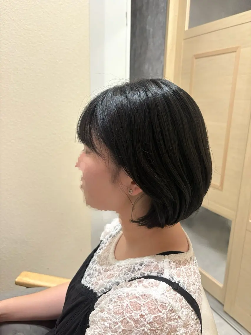 カラー タナカ マコのヘアスタイル