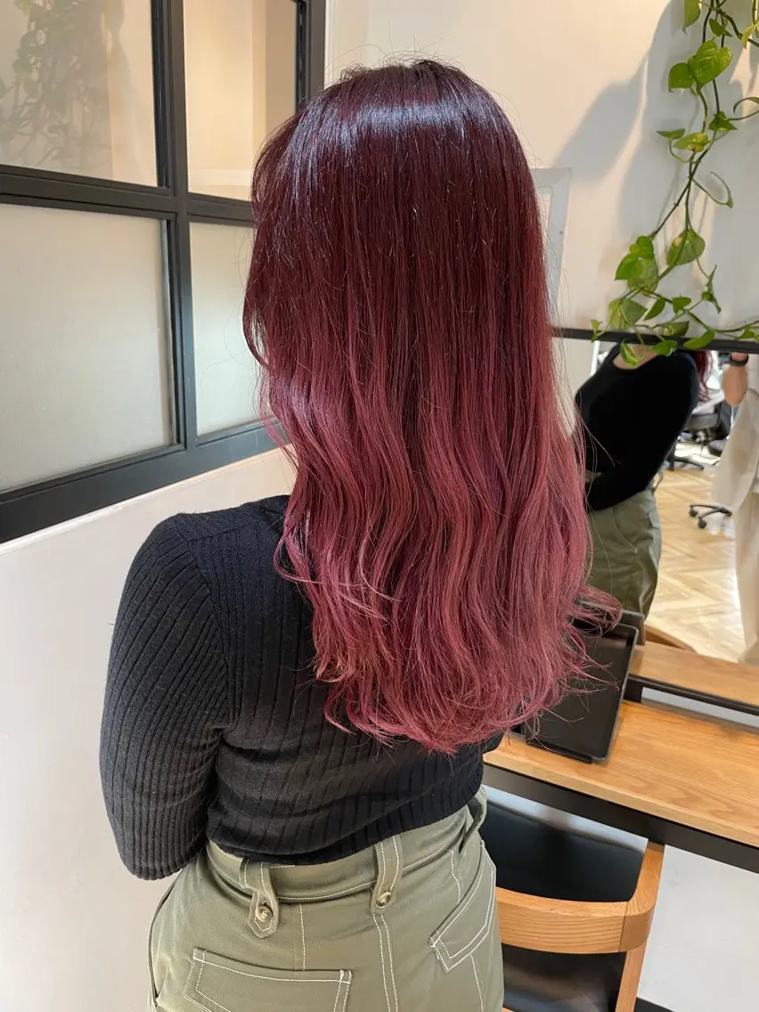 ロング カラー ダブルカラー グラデーションカラー レッドカラー ハイトーン/カラー/ 用賀/稲若健太郎のヘアスタイル