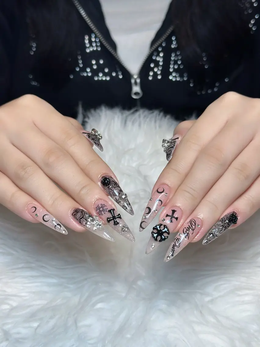 ネイル チークネイル ドット フレンチネイル グラデーション ハート ハンドネイル Julli NailStudioのネイルデザイン