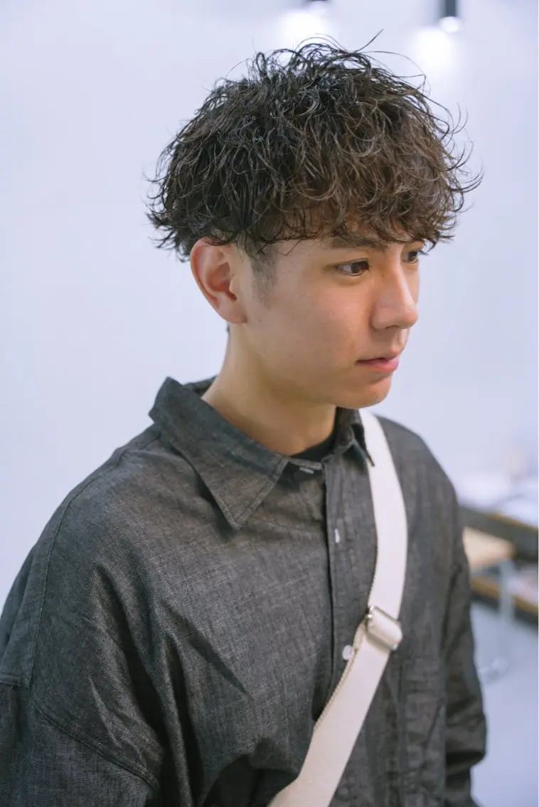 ショート パーマ メンズ カット パーマ スパイキーショート パーマ　具志堅　太志のヘアスタイル