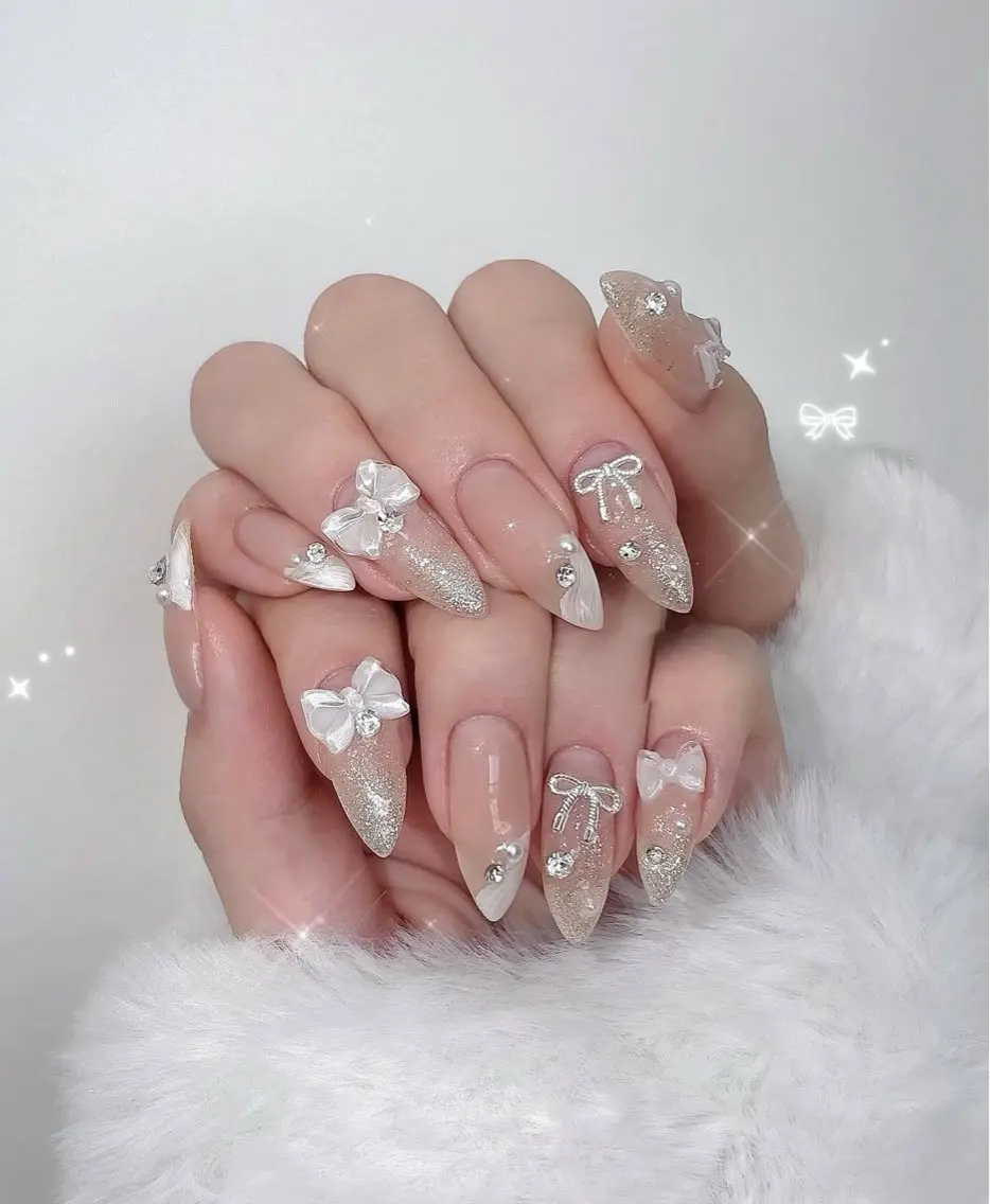 ネイル キラキラネイル マグネットネイル ミラーネイル ニュアンスネイル 春ネイル ハンドネイル Lyna 池袋のネイルデザイン