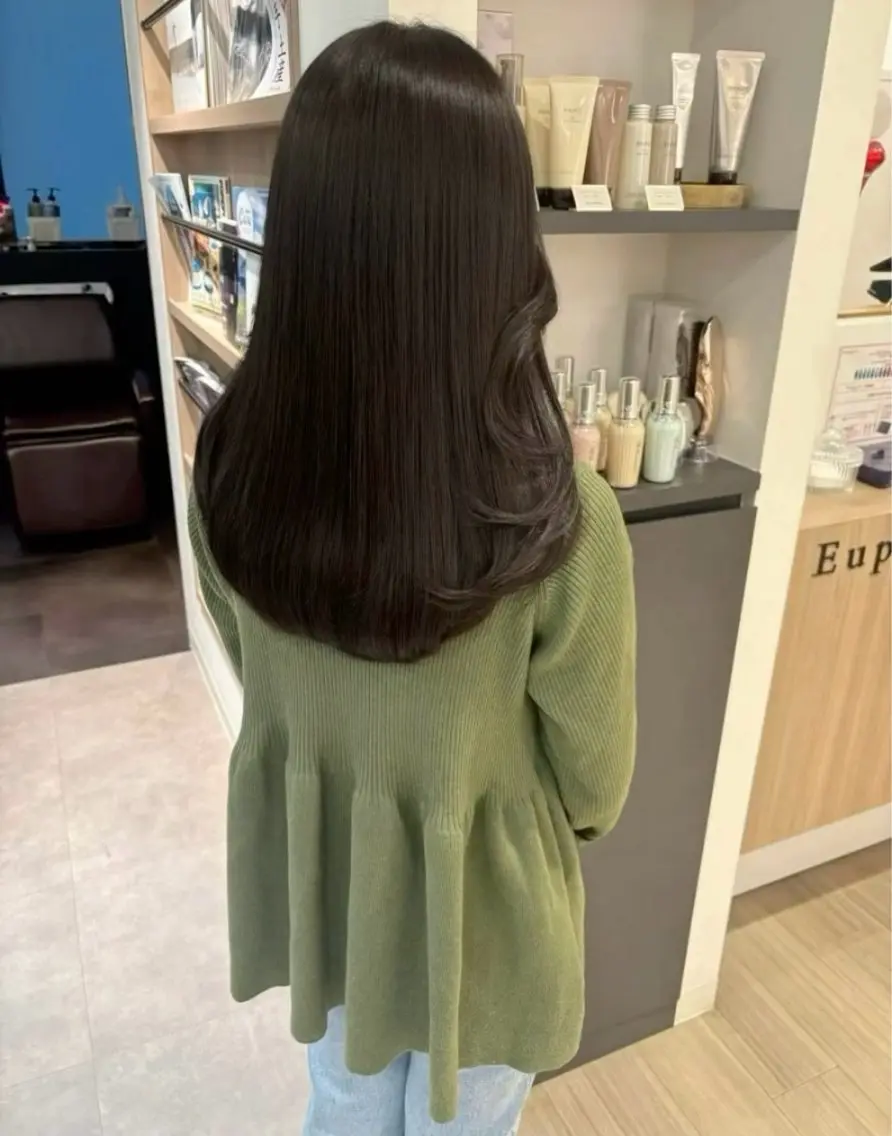 セミロング 髪質改善 カット ヘアカラー トリートメント モテ髪🫧赤み消し カラー表参道きょうこのヘアスタイル