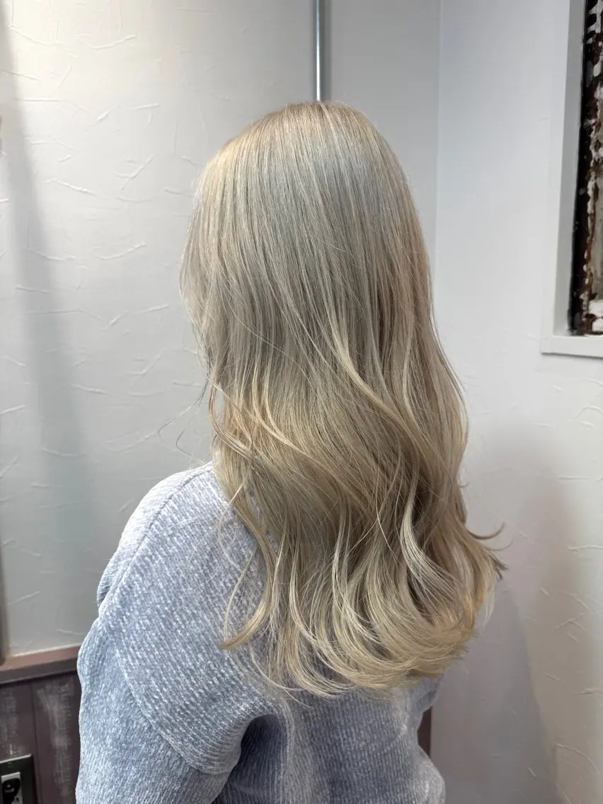 ロング カラー ブリーチ カット ヘアカラー マンツーマン施術/ ダブルカラー/アリサのヘアスタイル
