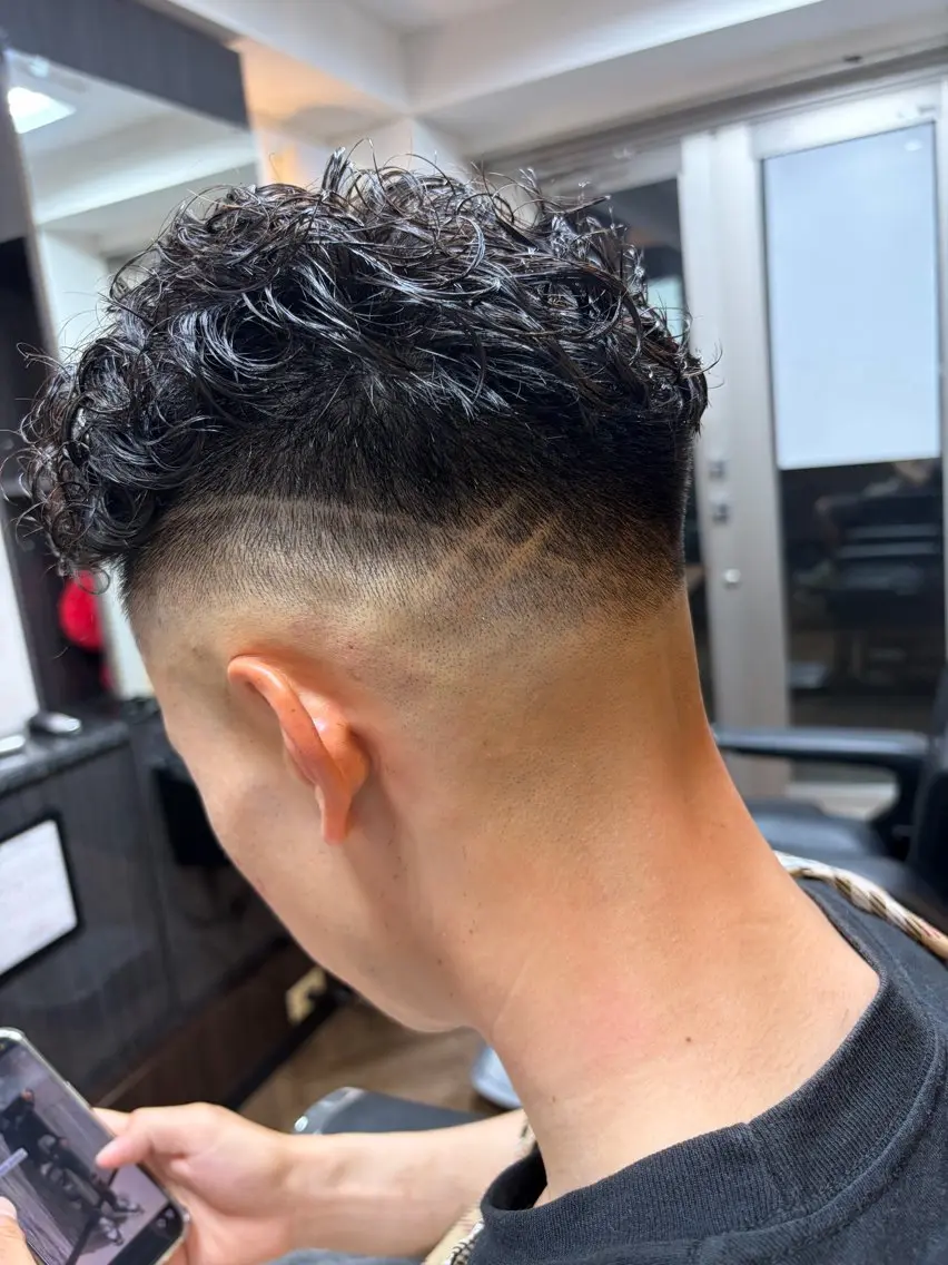 ショート メンズ フェードカット カット 中村 立のヘアスタイル