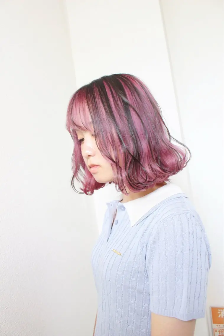 ミディアム カラー 黒髪 ピンクカラー 外ハネヘア ヘアカラー 土居 正季のヘアスタイル