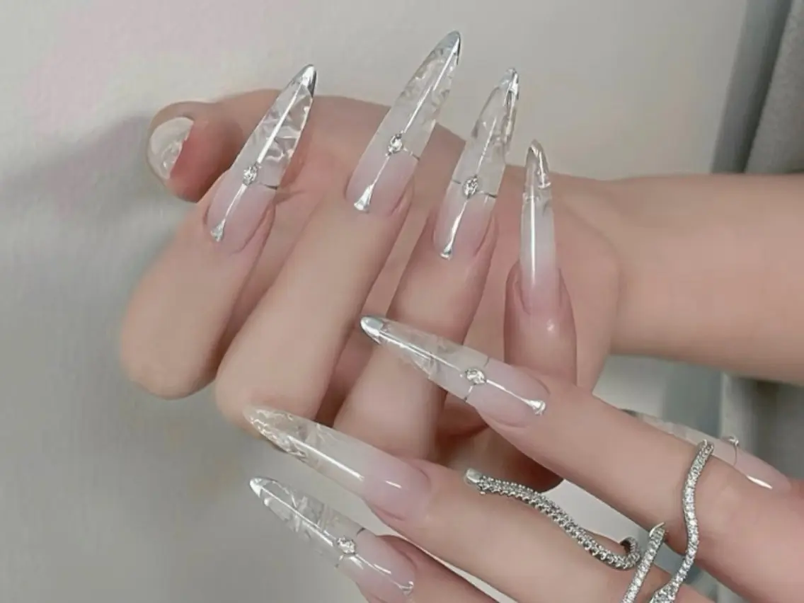 ネイル オーロラネイル チークネイル 長さ出し フットネイル フレンチネイル AND Nail 長さだし専門新宿店のネイルデザイン