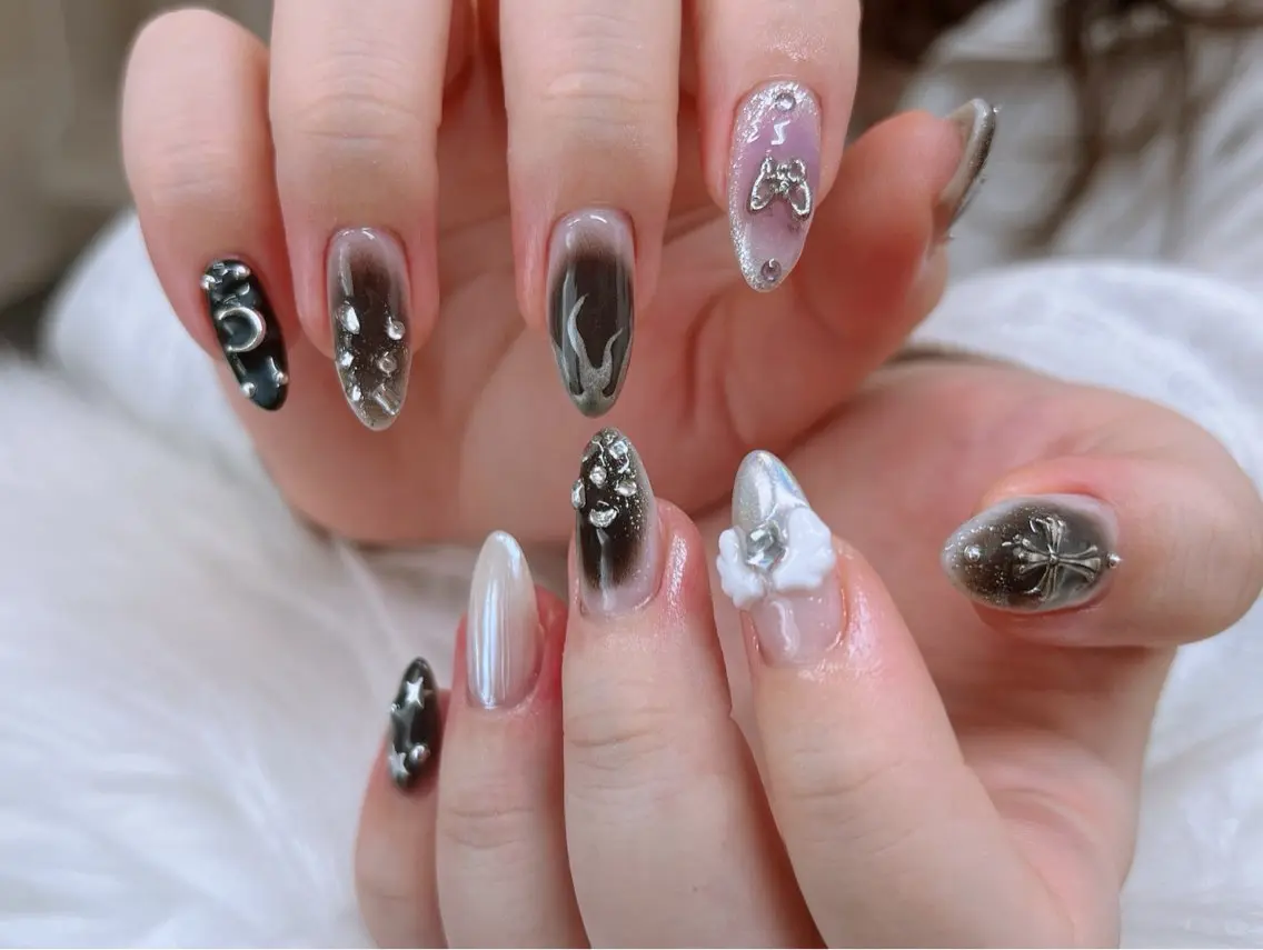 ネイル フレンチネイル 韓国ネイル ロングネイル マグネットネイル 持ち込み ハンドネイル Lee _nailのネイルデザイン
